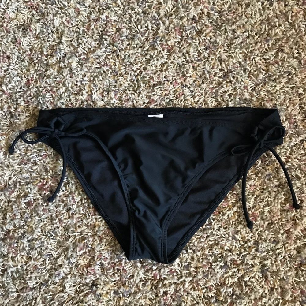 NWOT Solid Bikini Bottoms Black size XL